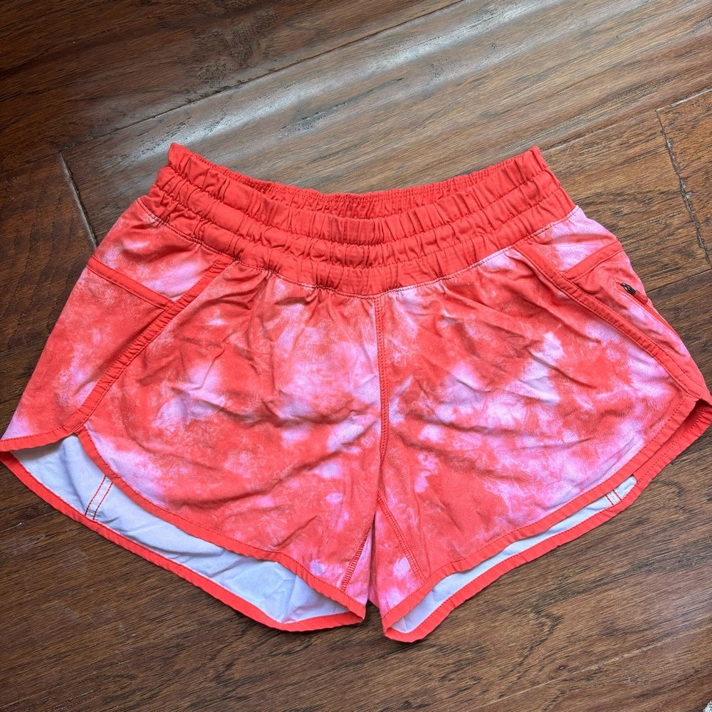 Lululemon Tracker Shorts - Tidal Trip Boom Juice - Size 6